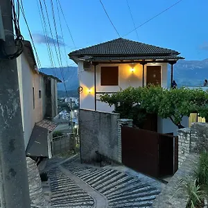 Jons Gjirokastër
