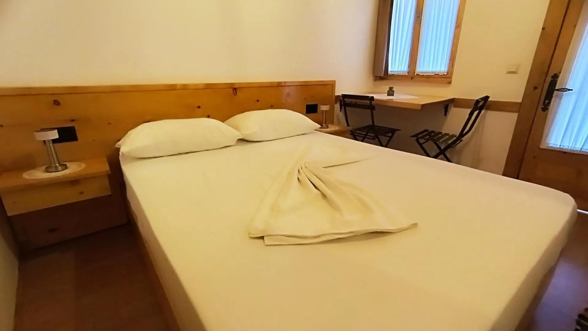 Gasthof Tearra Guesthouse Gjirokastër