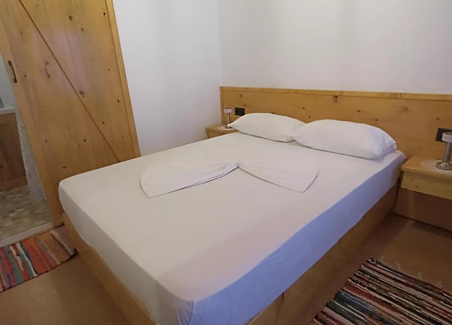 Tearra Guesthouse Gjirokastër