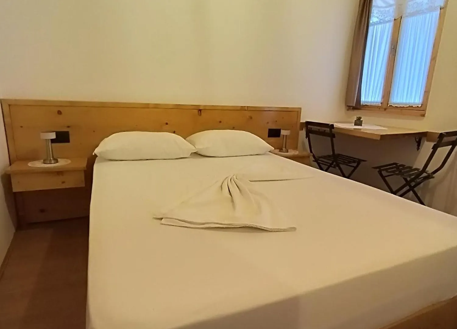 Tearra Guesthouse Gjirokastër