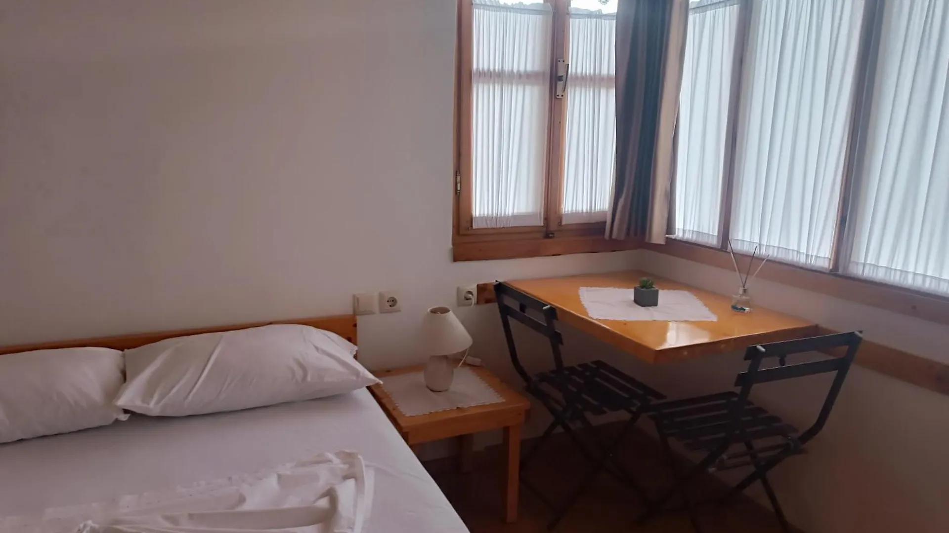 Tearra Guesthouse Gjirokastër Gasthof